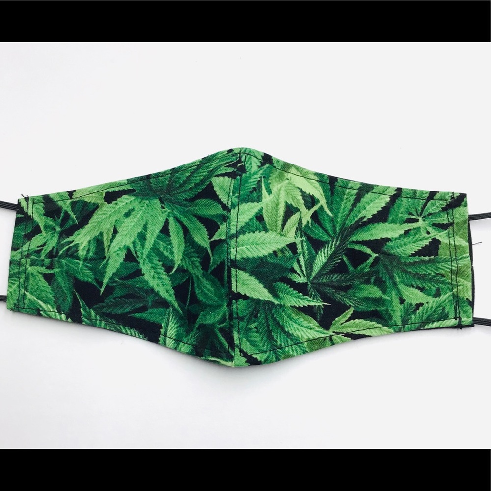 Fitted Cannabis Print Facemask